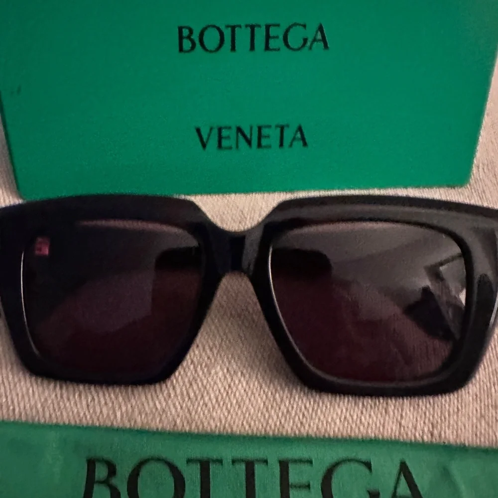 New Authentic Bottega Veneta 52MM Rectangular Sunglasses - Picture 4 of 5